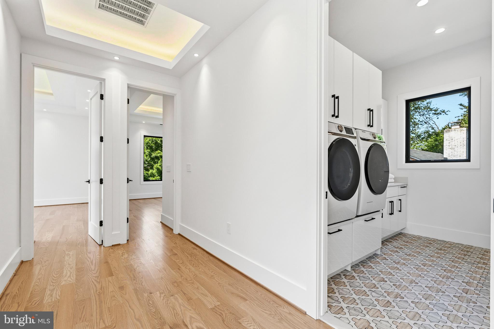 ADDISON HEIGHTS - Residential