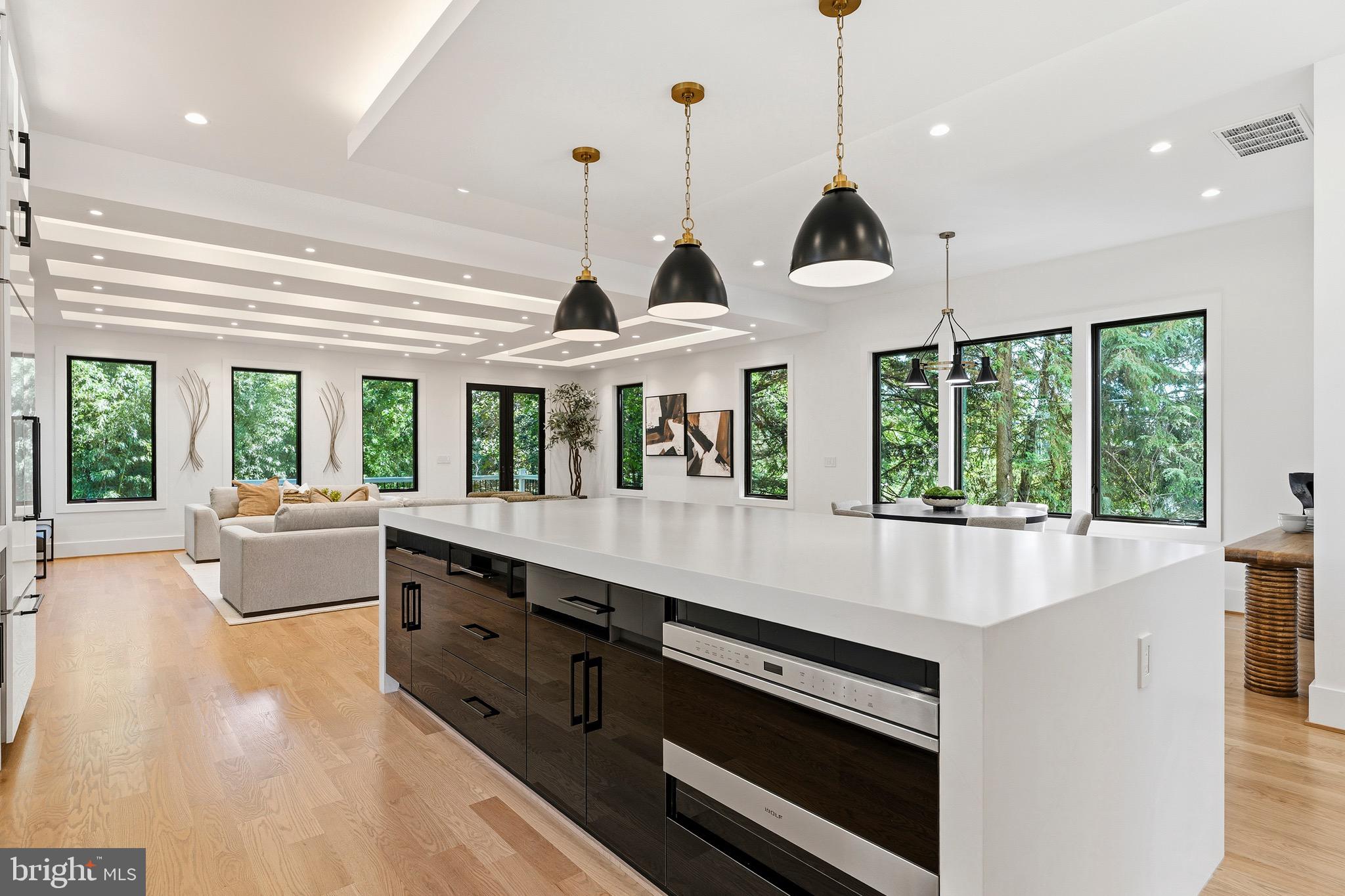 ADDISON HEIGHTS - Residential