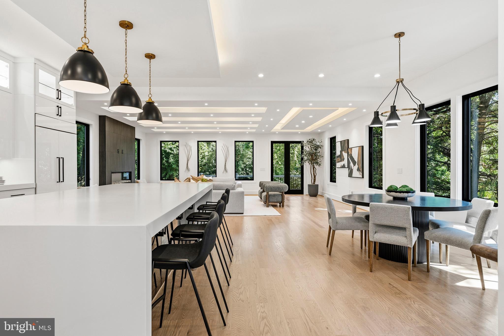 ADDISON HEIGHTS - Residential