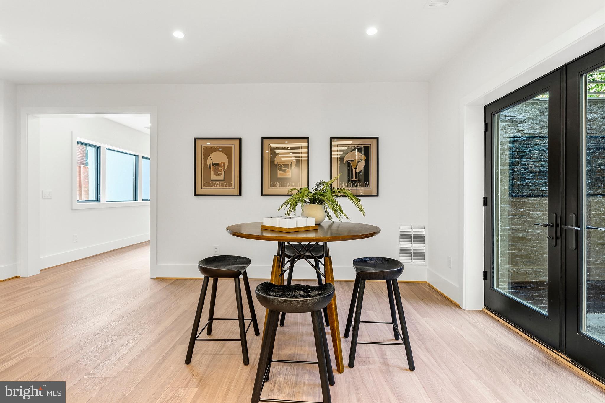 ADDISON HEIGHTS - Residential