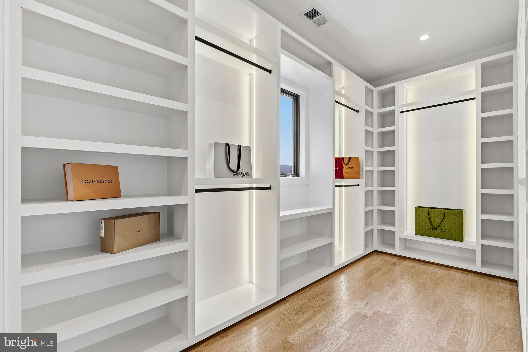 ADDISON HEIGHTS - Residential