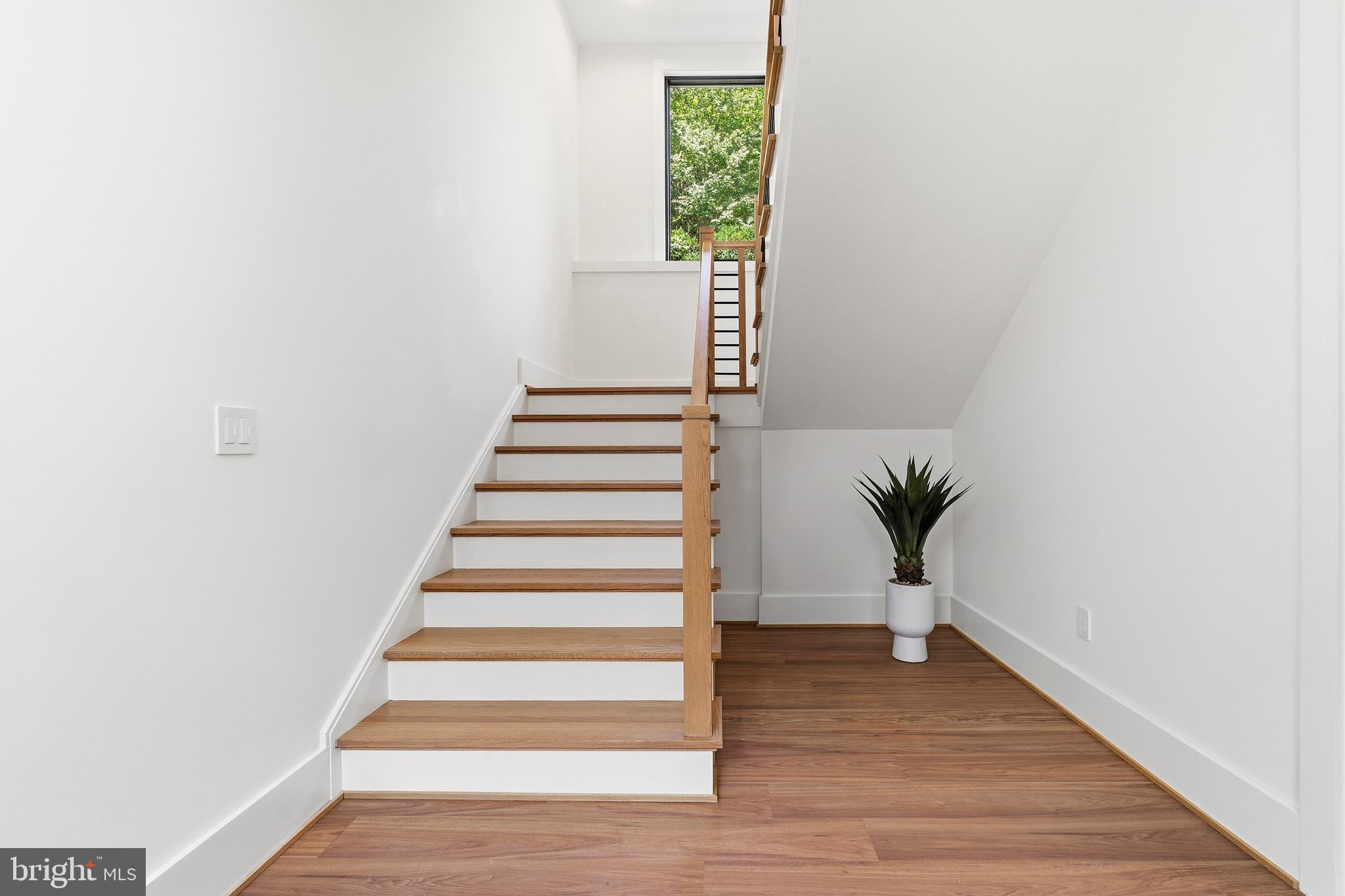 ADDISON HEIGHTS - Residential