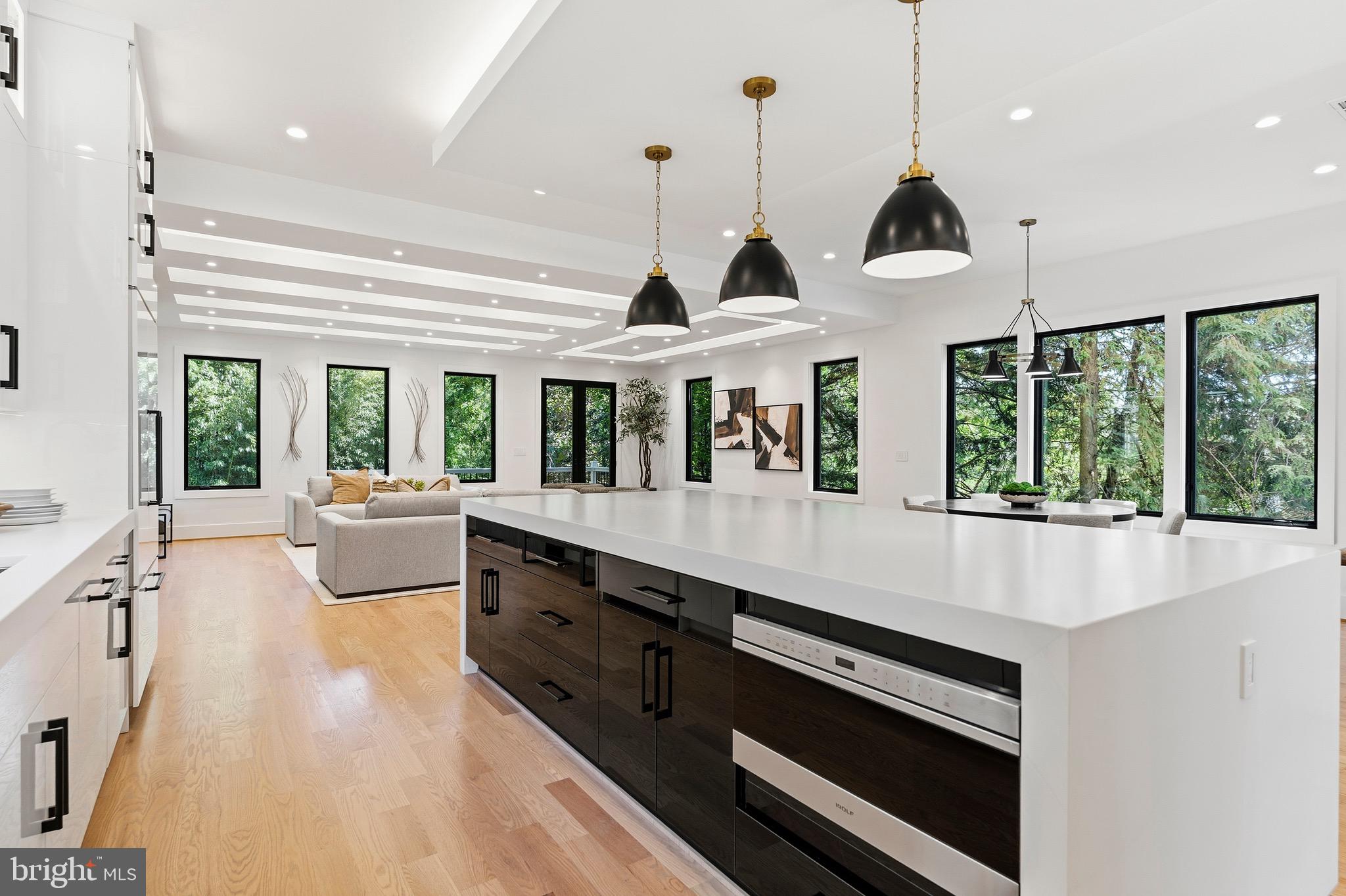 ADDISON HEIGHTS - Residential
