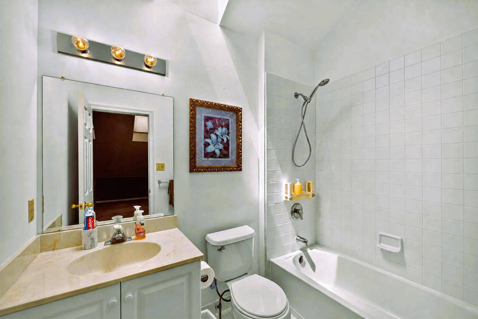 CENTER POINT FARM - Residential