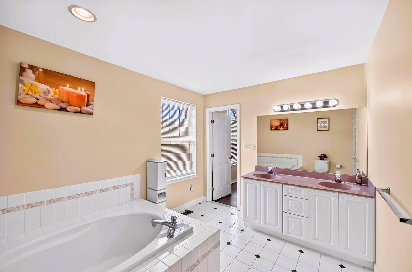 CENTER POINT FARM - Residential
