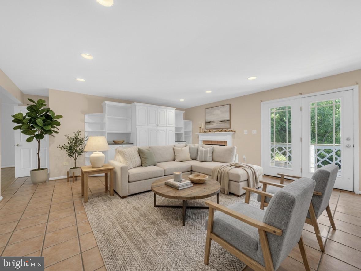 WARDS MEADOWS - Residential