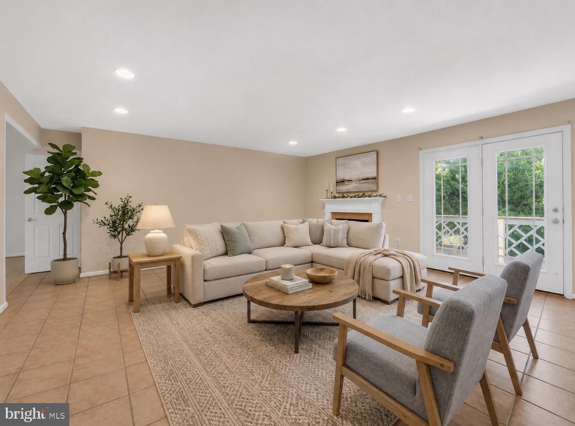 WARDS MEADOWS - Residential