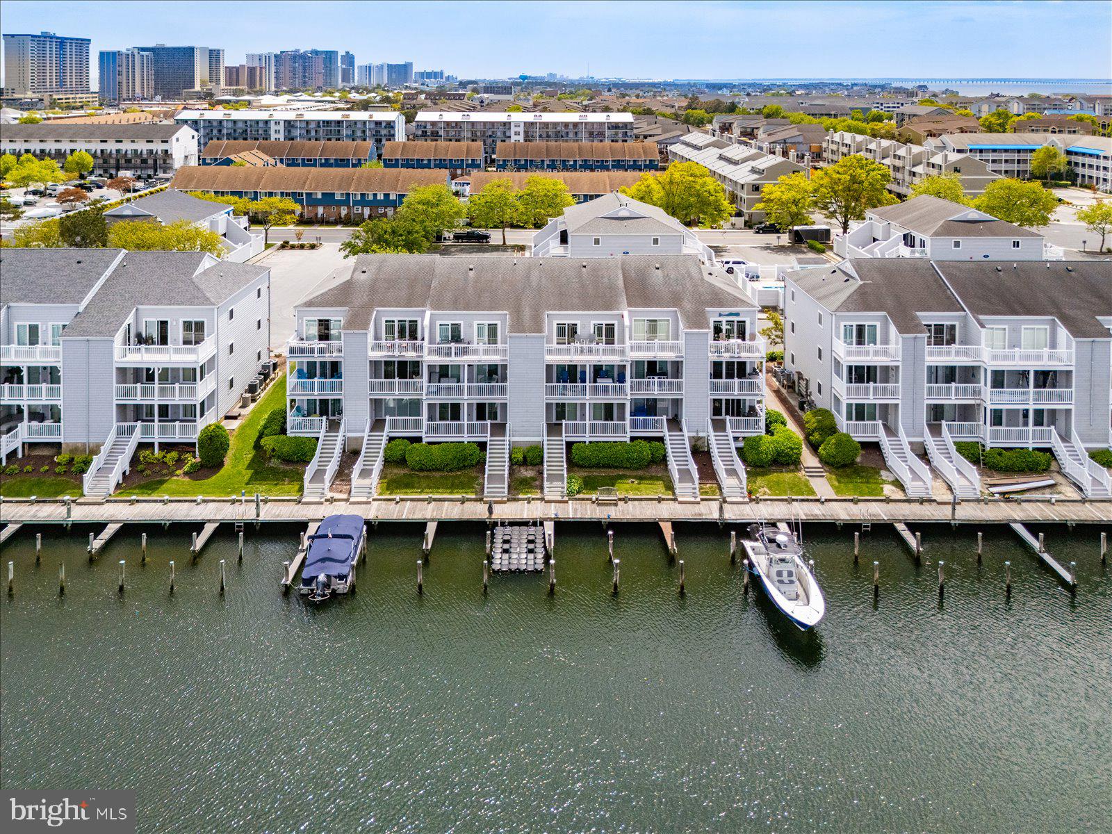 HIDDEN HARBOR - Residential