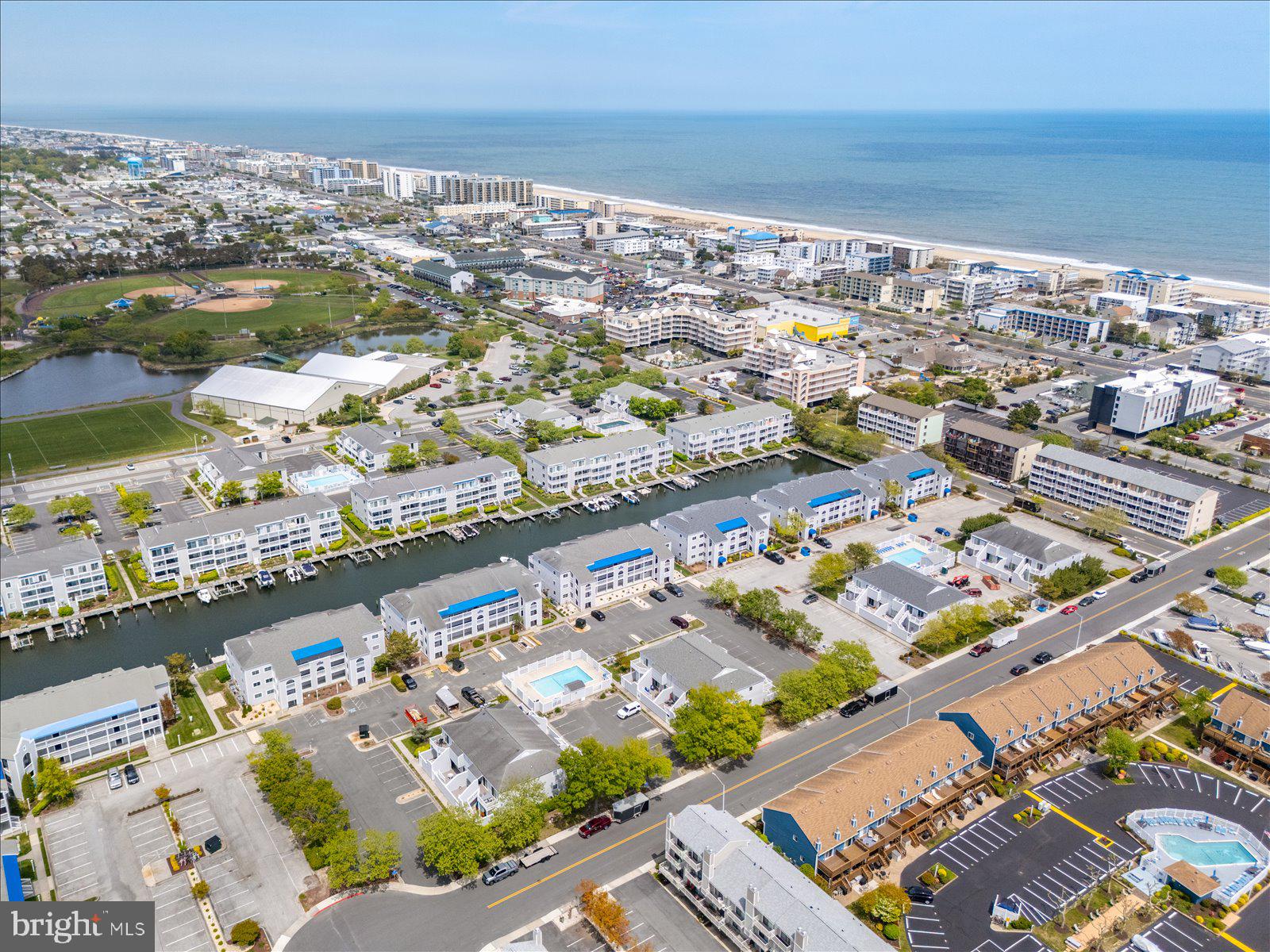 HIDDEN HARBOR - Residential
