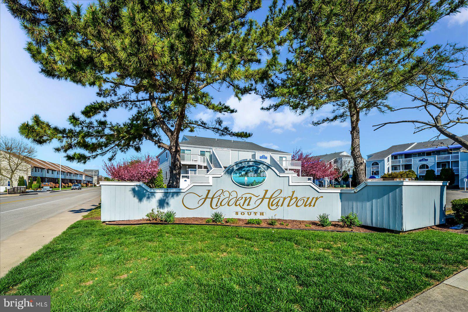 HIDDEN HARBOR - Residential
