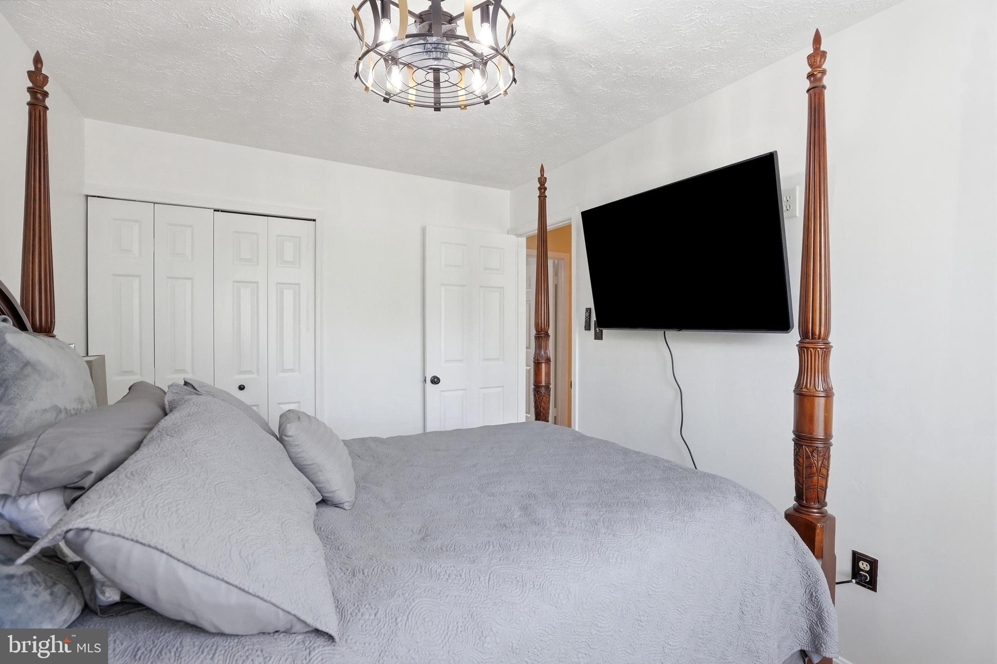 WESTLAKE VILLAGE - Residential
