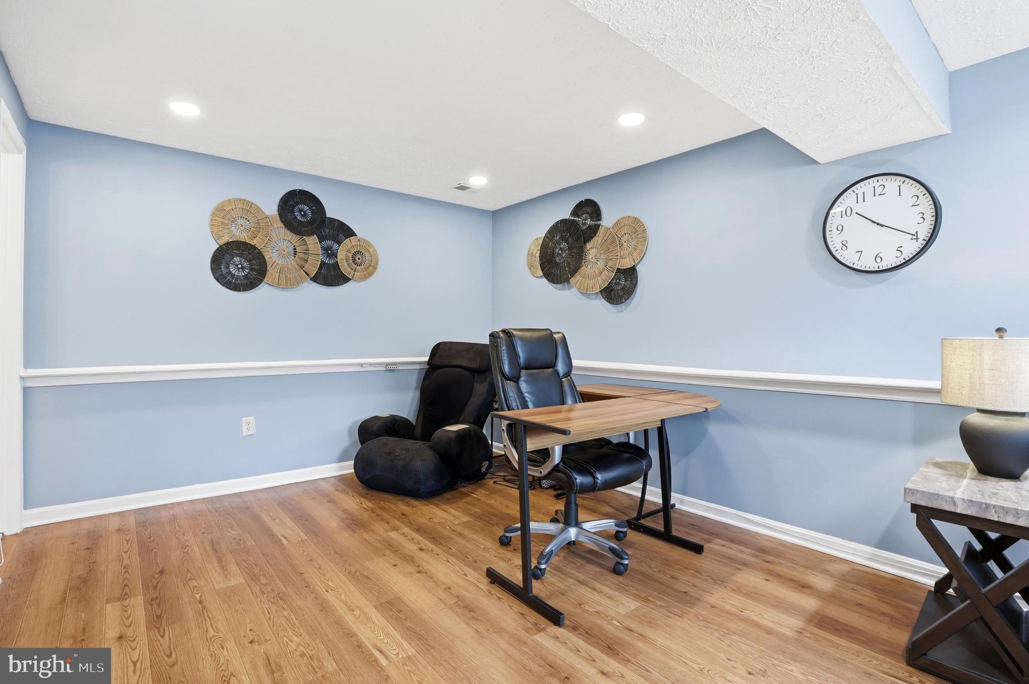 WESTLAKE VILLAGE - Residential