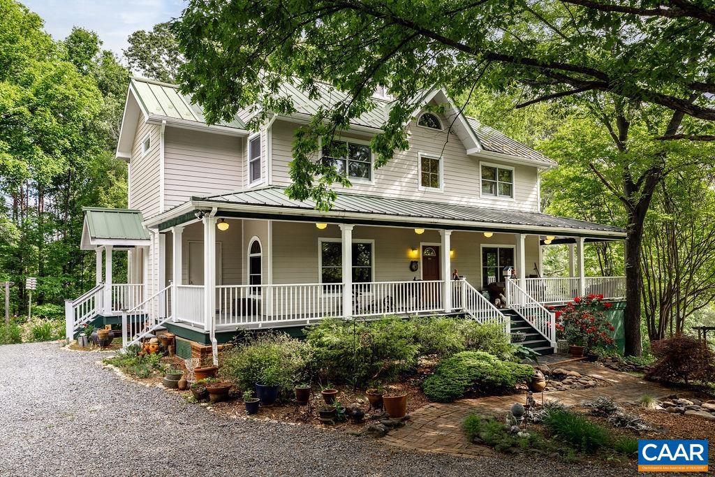 REVEILLE FARM - Residential
