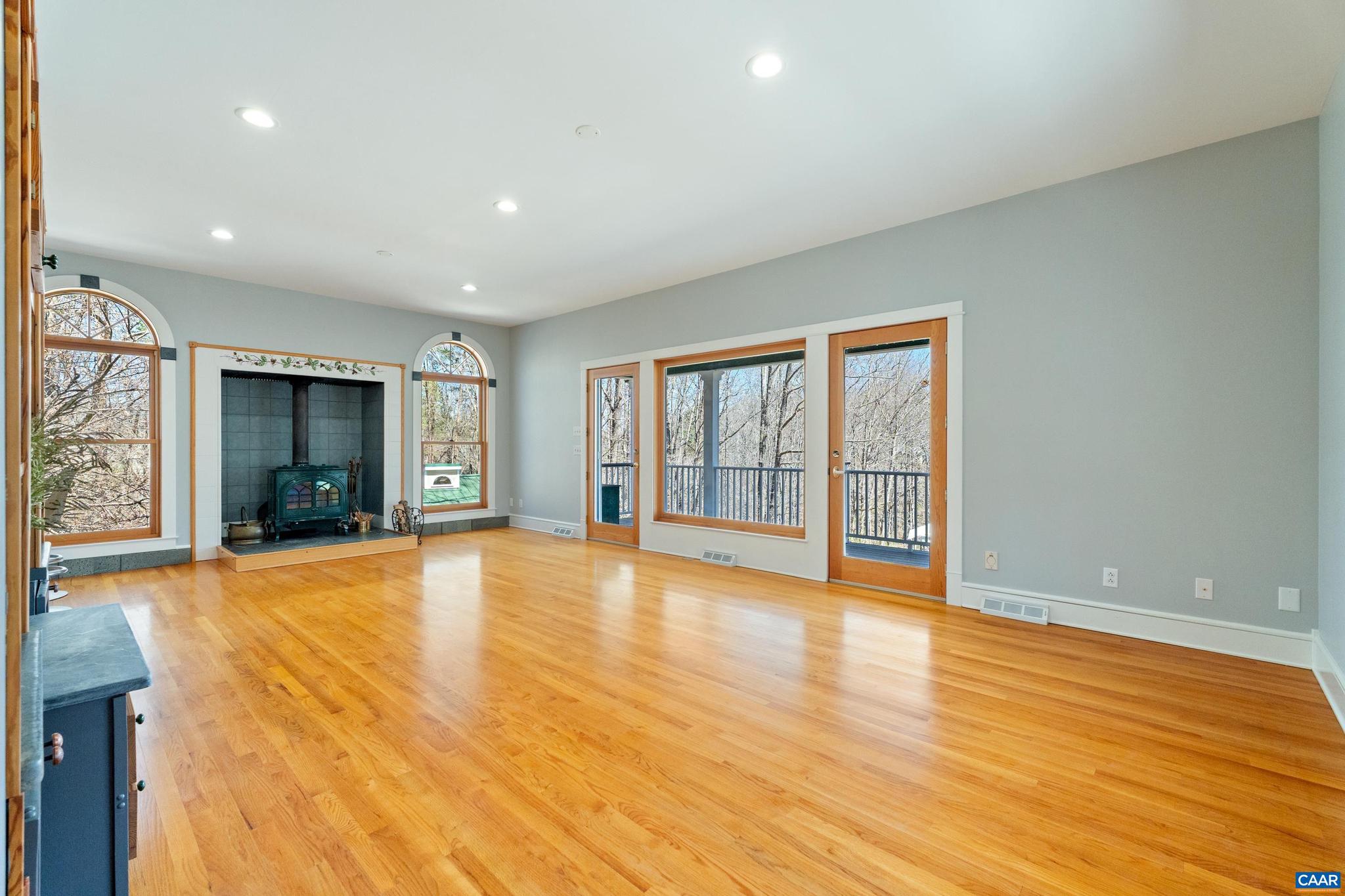 REVEILLE FARM - Residential