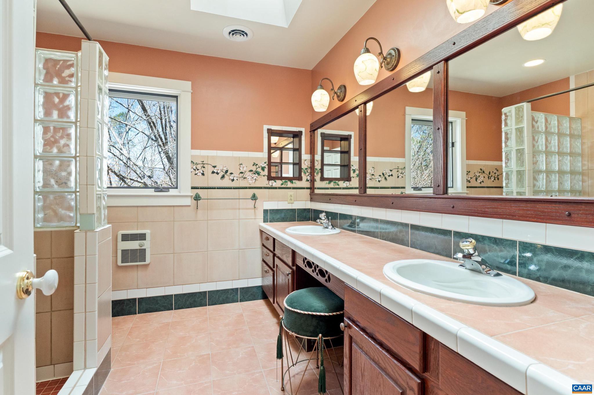 REVEILLE FARM - Residential