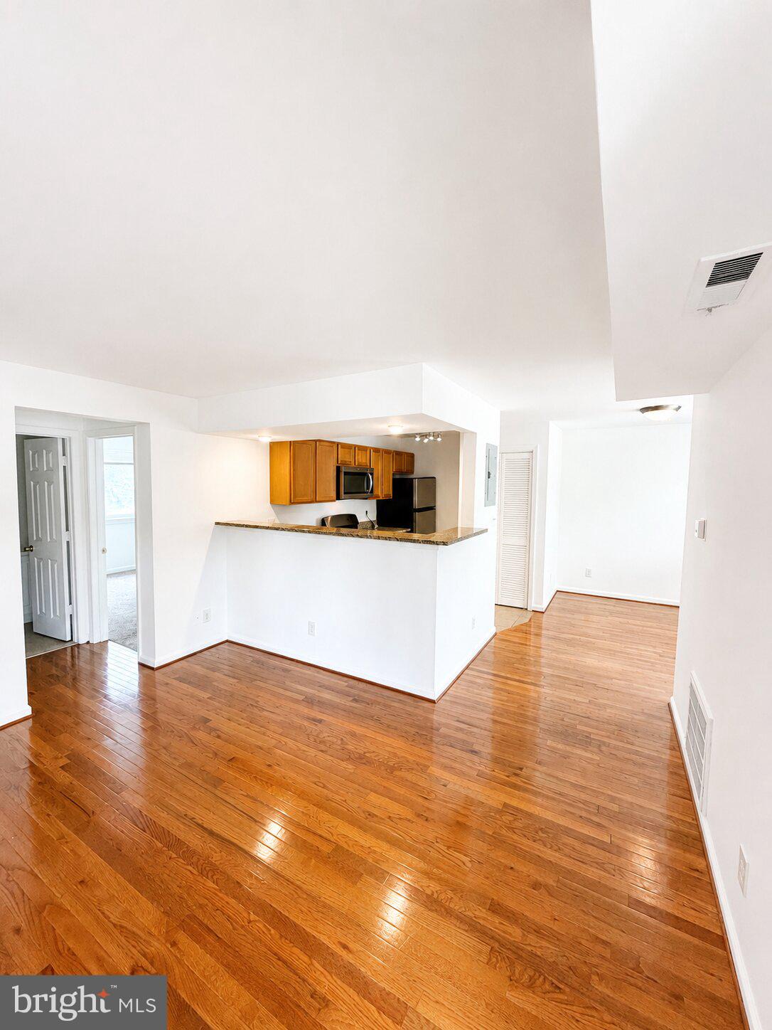 MARKHAM VIEW CONDOMINIUMS - Residential
