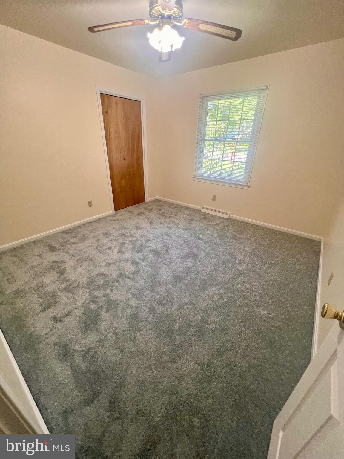 GREENVIEW KNOLLS - Residential