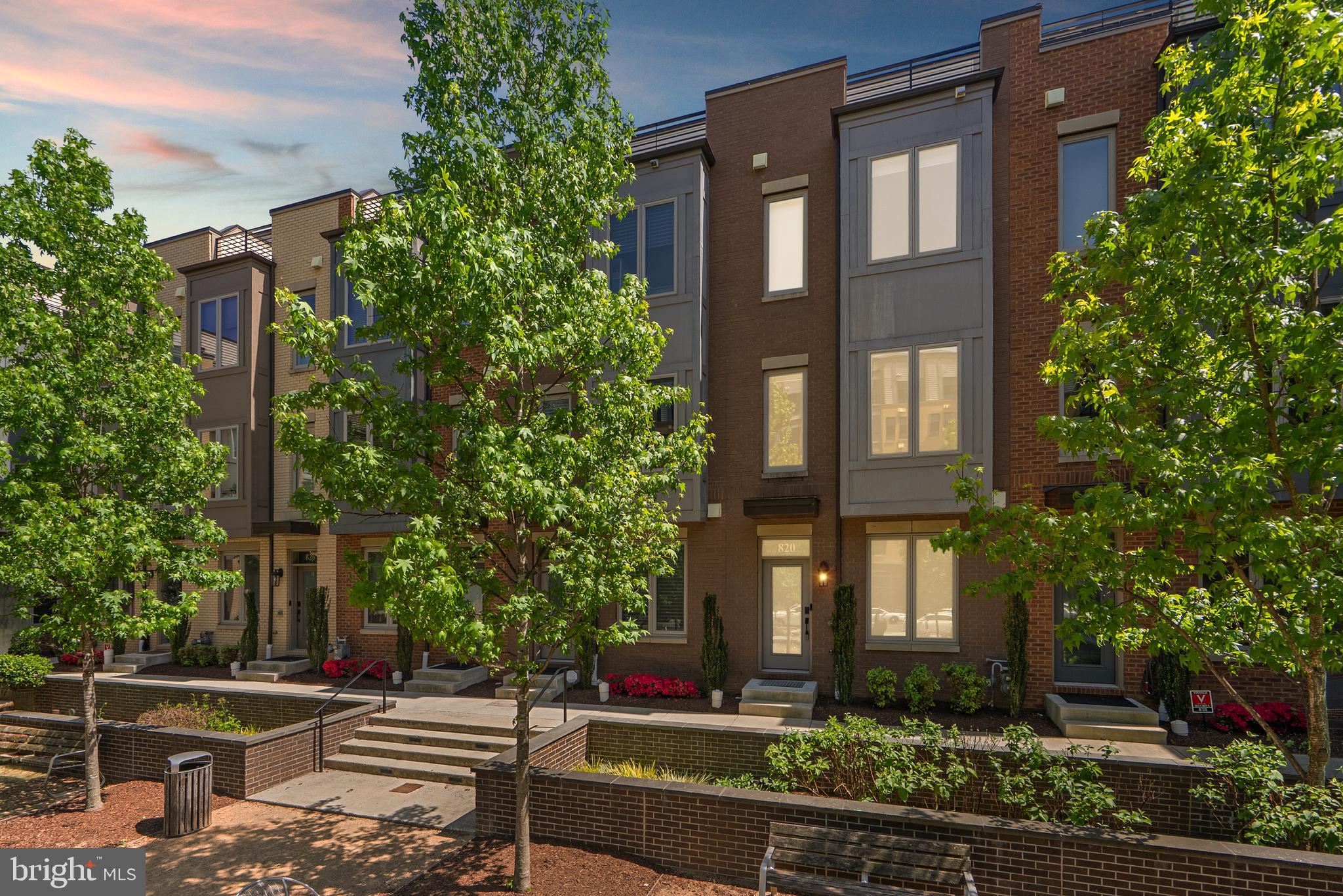 CHAPMAN ROW AT TWINBROOK METRO - Residential