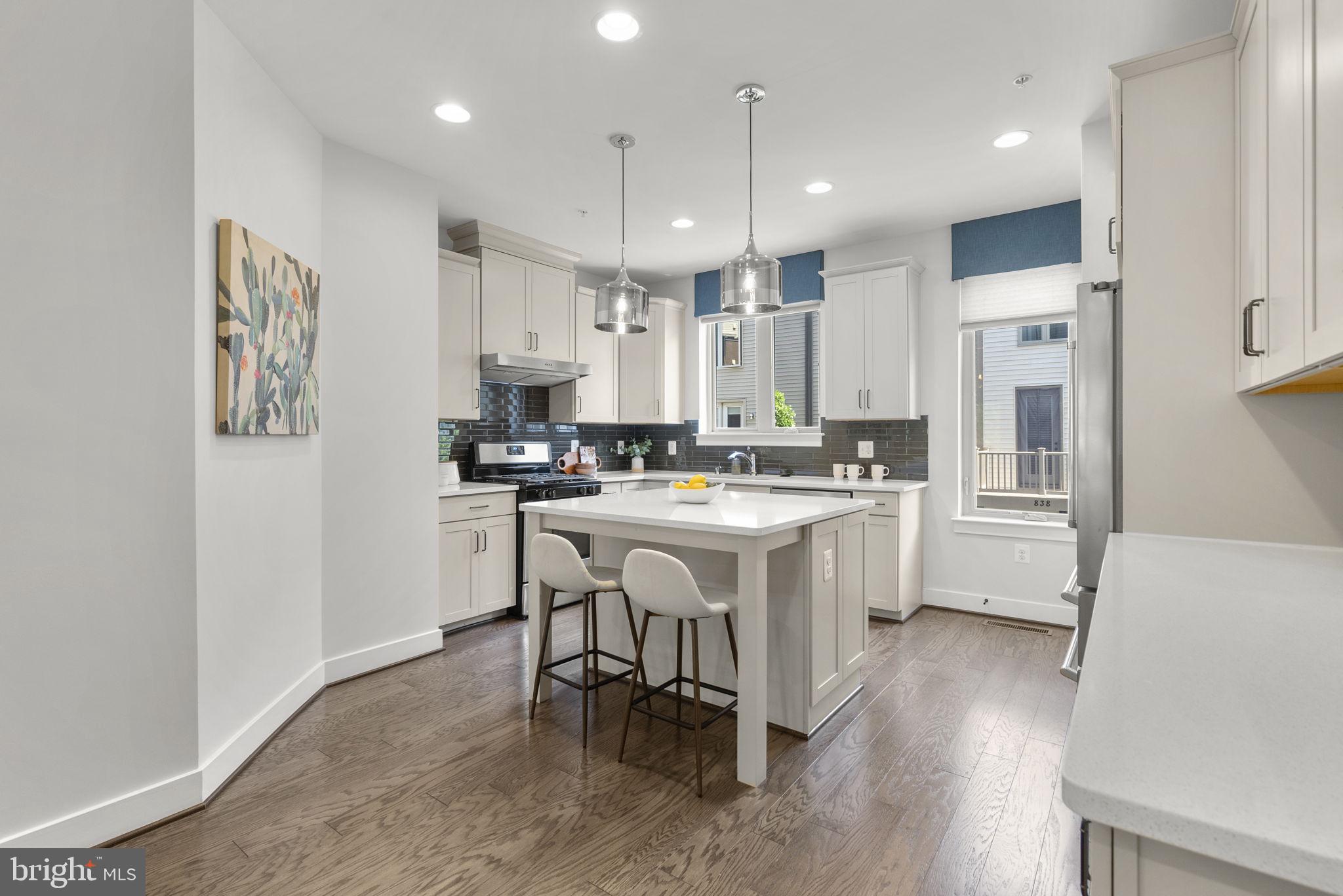 CHAPMAN ROW AT TWINBROOK METRO - Residential