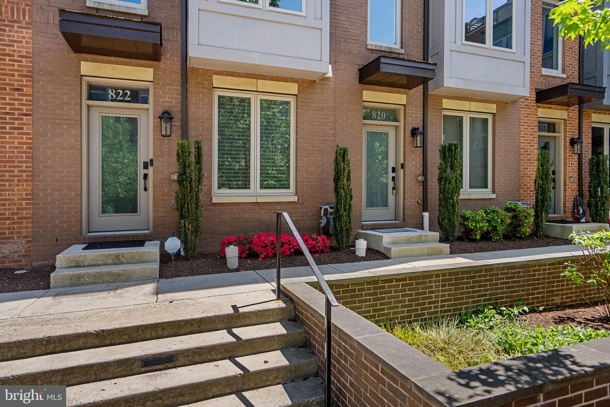 CHAPMAN ROW AT TWINBROOK METRO - Residential