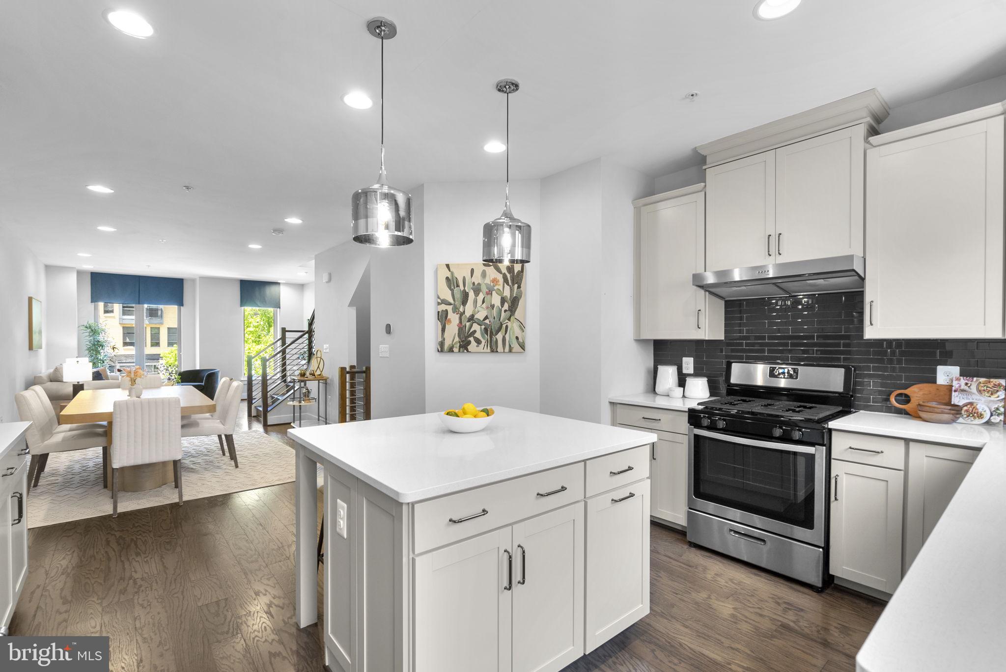 CHAPMAN ROW AT TWINBROOK METRO - Residential