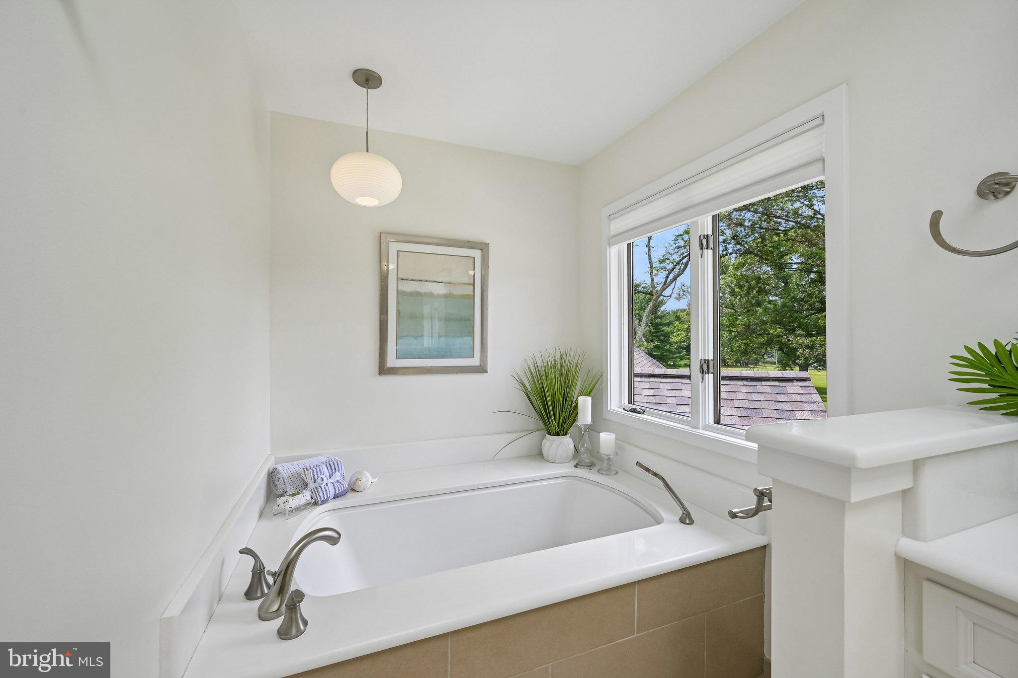 RADNOR HUNT - Residential