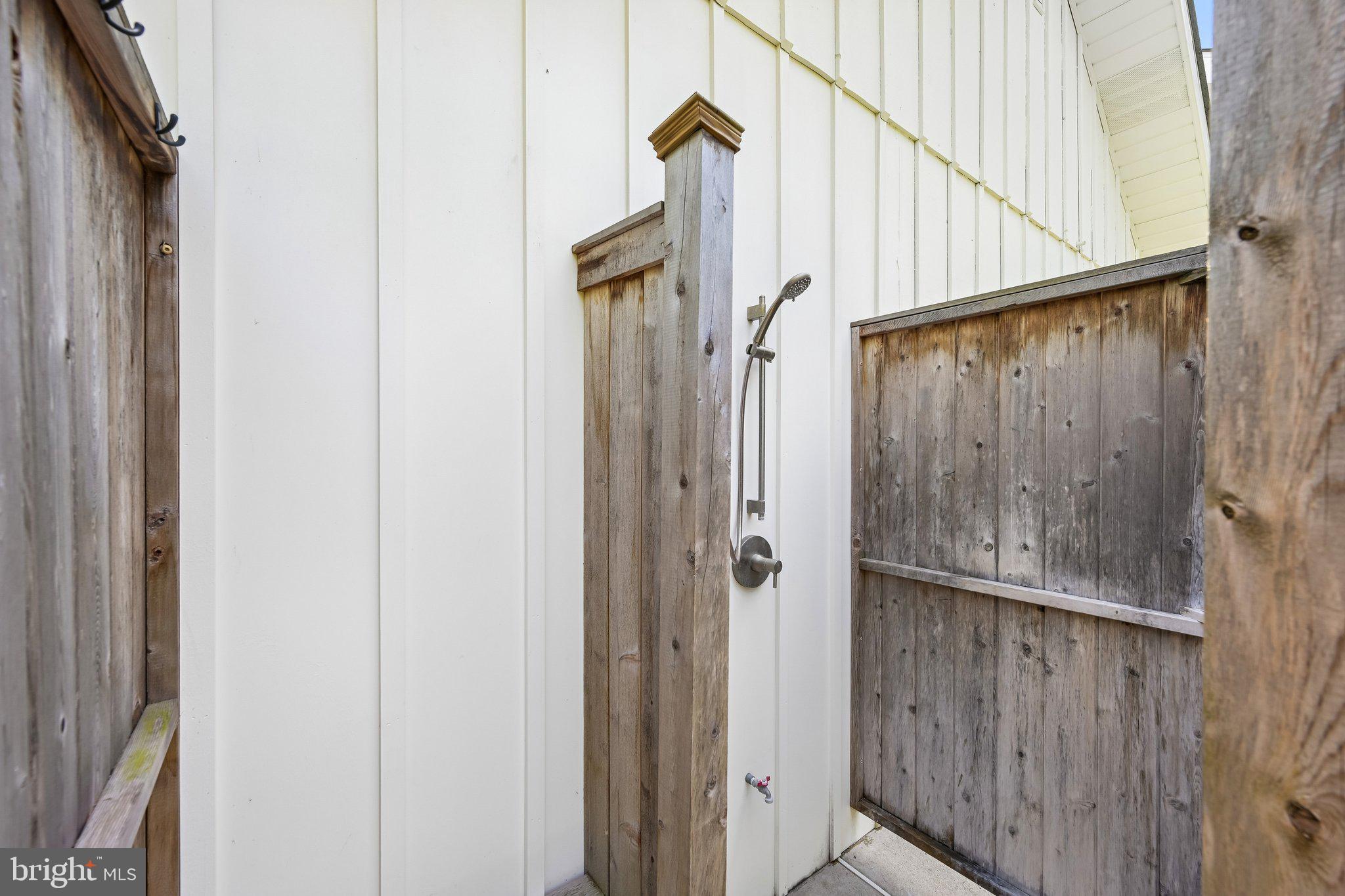 RADNOR HUNT - Residential