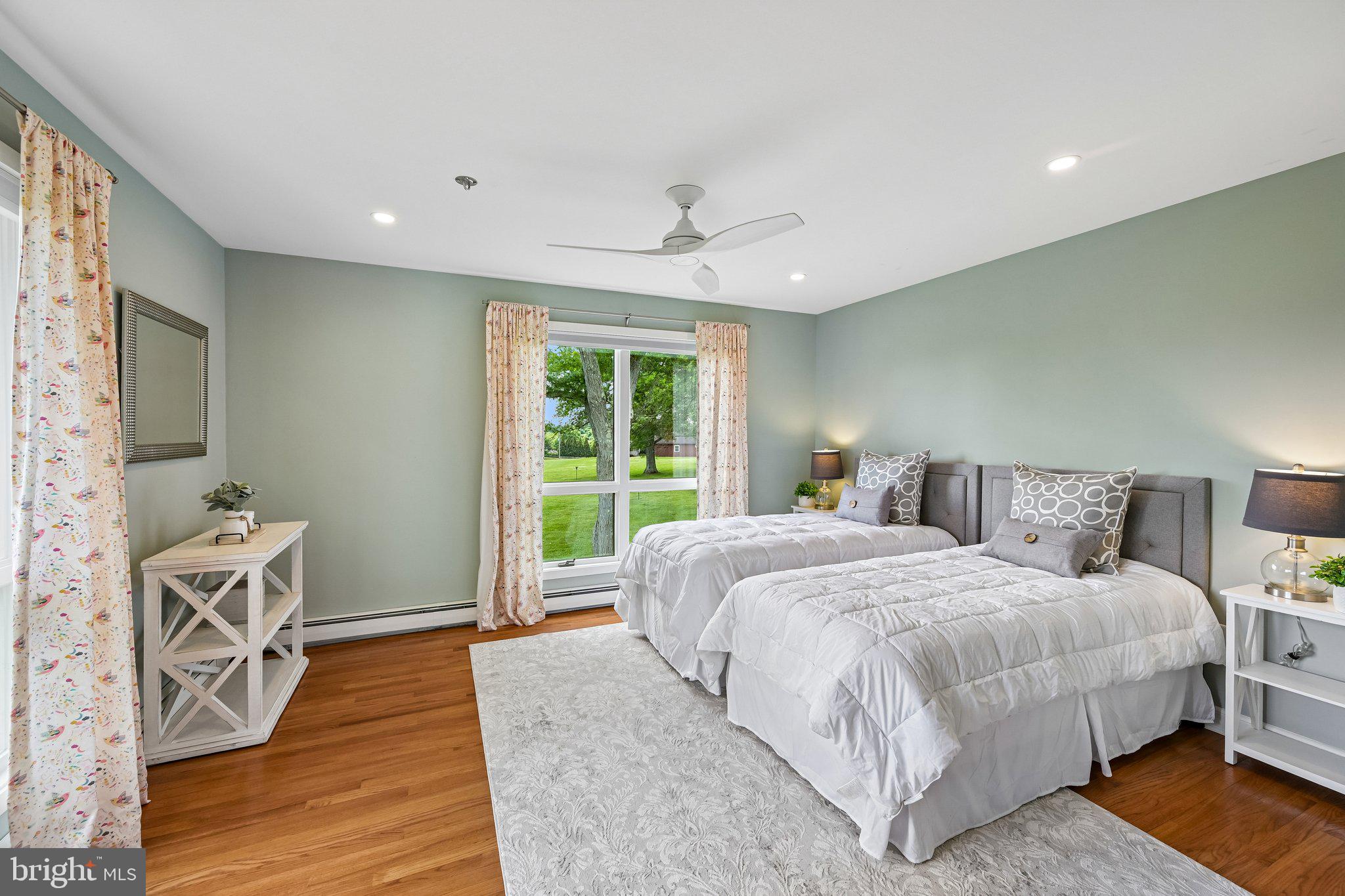 RADNOR HUNT - Residential