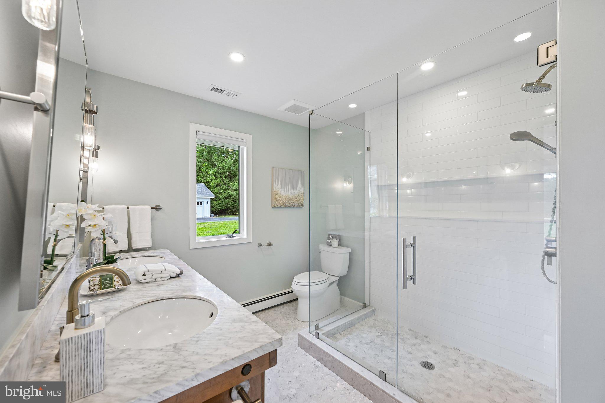 RADNOR HUNT - Residential