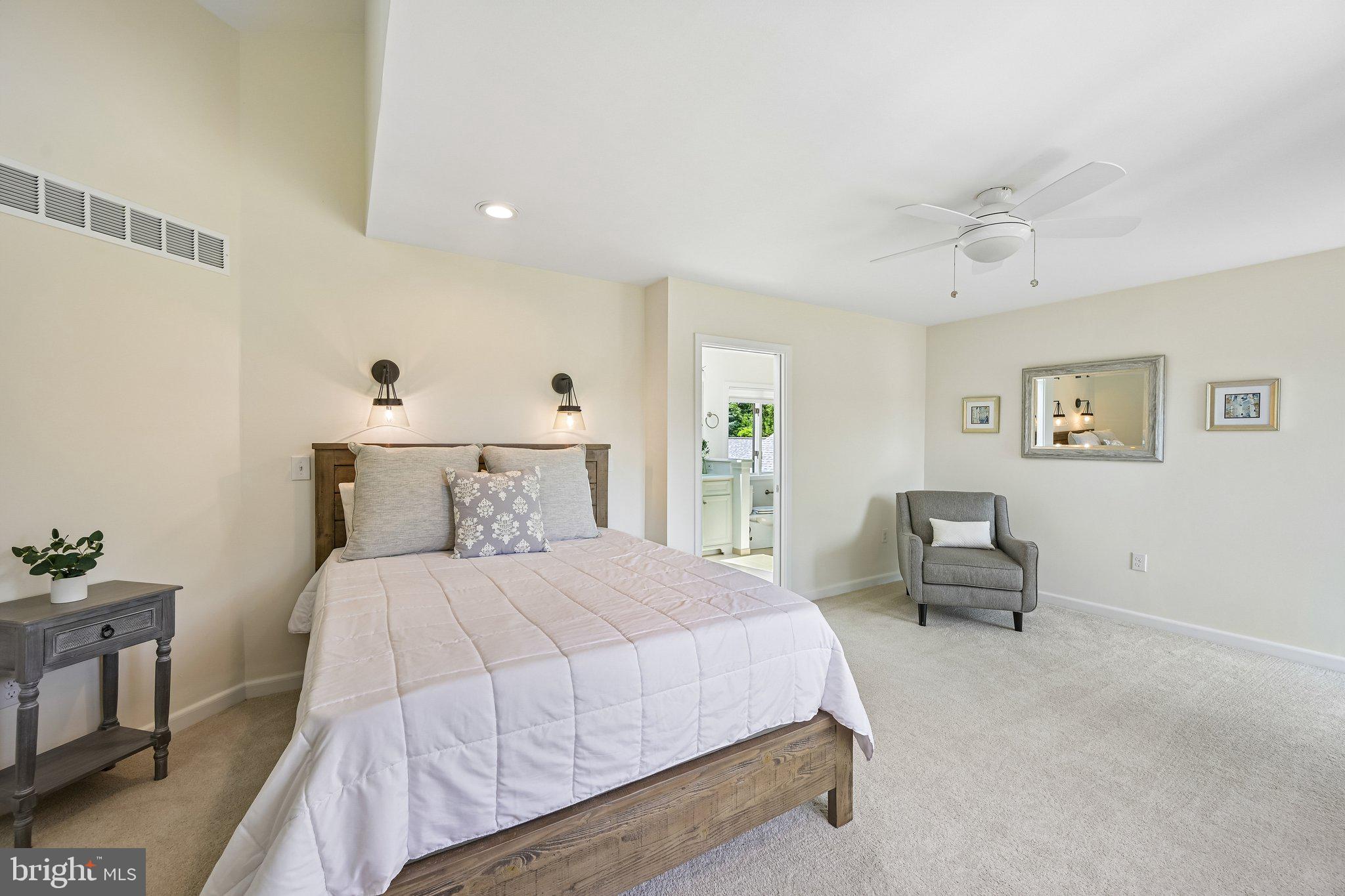 RADNOR HUNT - Residential