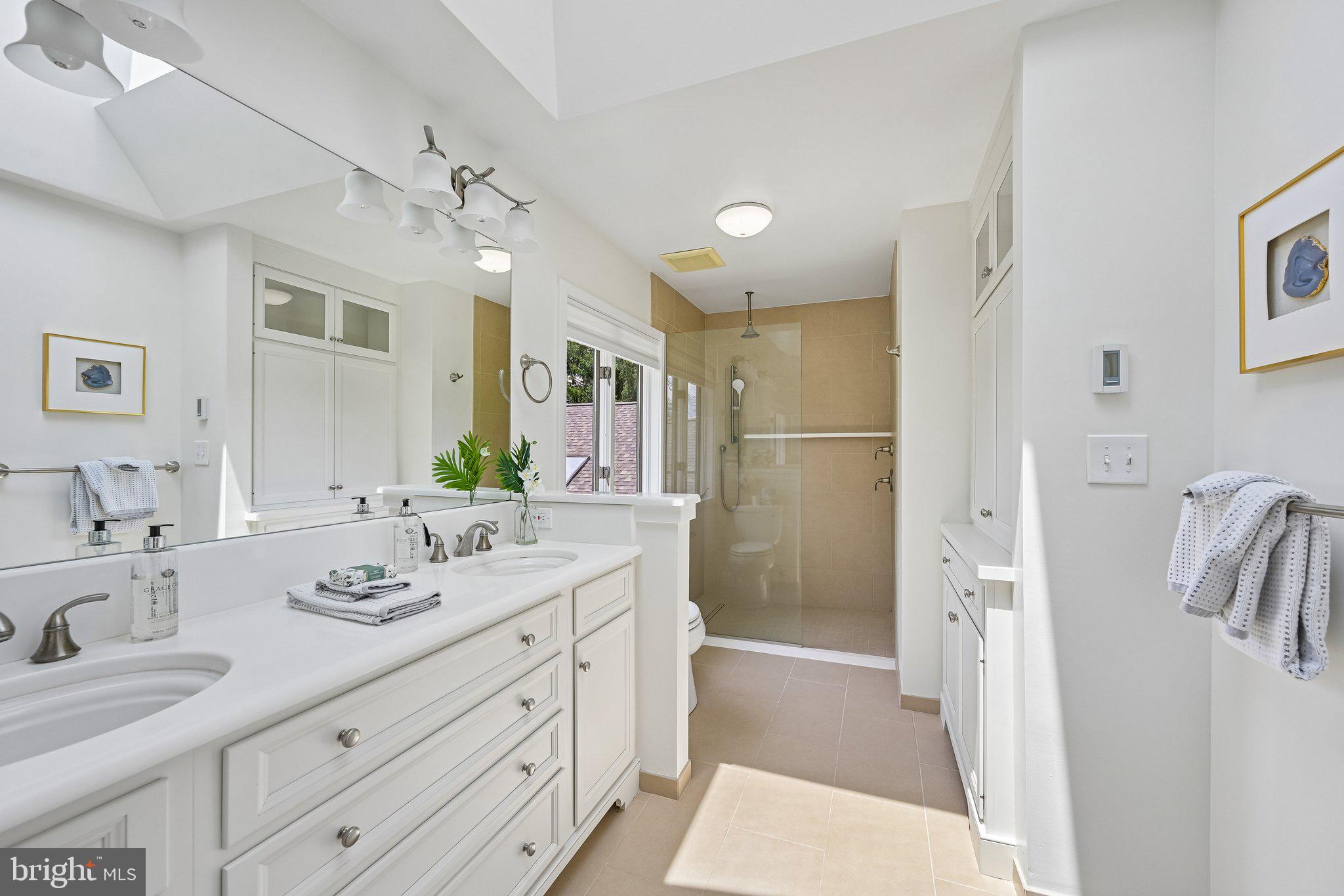 RADNOR HUNT - Residential