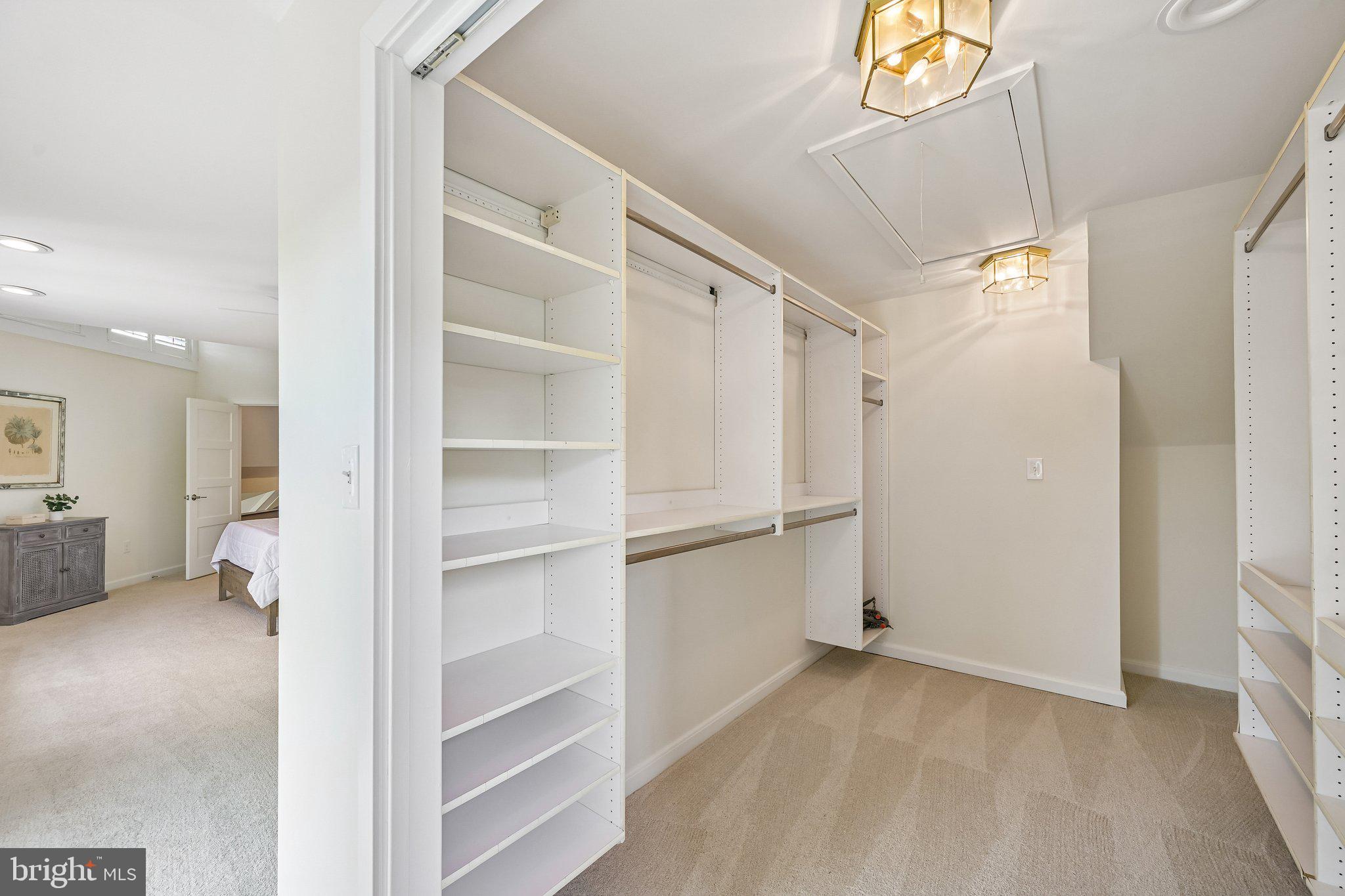 RADNOR HUNT - Residential