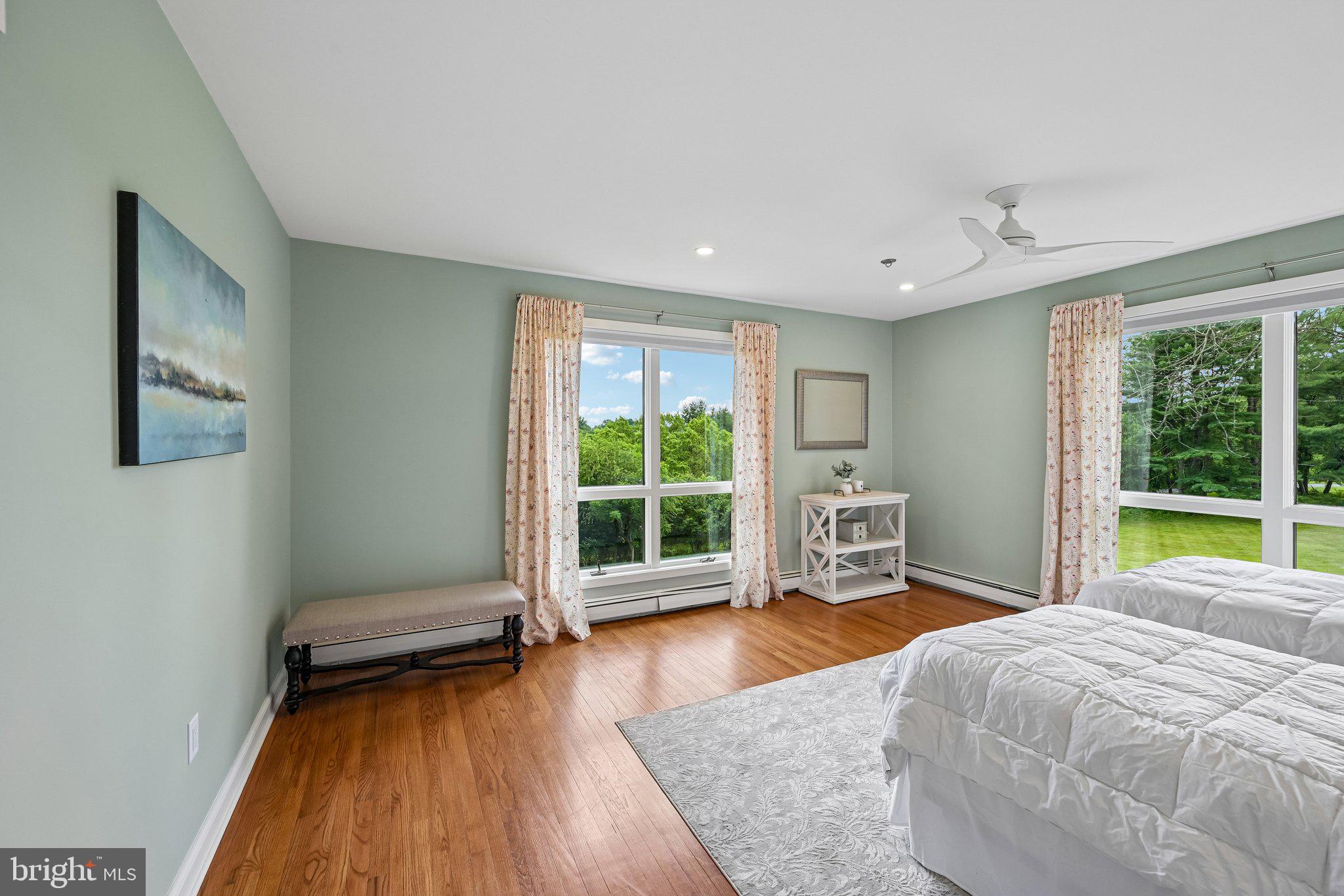 RADNOR HUNT - Residential