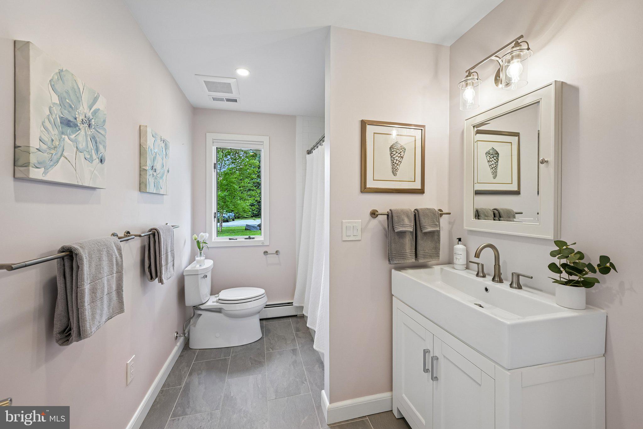 RADNOR HUNT - Residential