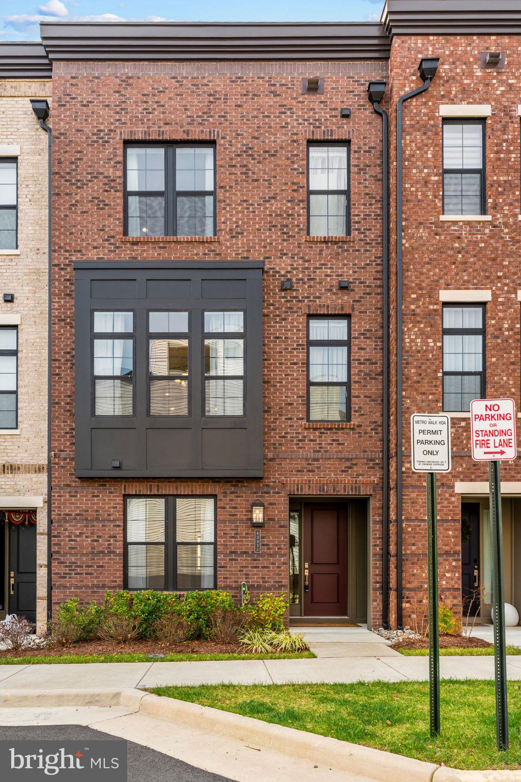 METRO WALK AT MOOREFIELD STATION - Residential