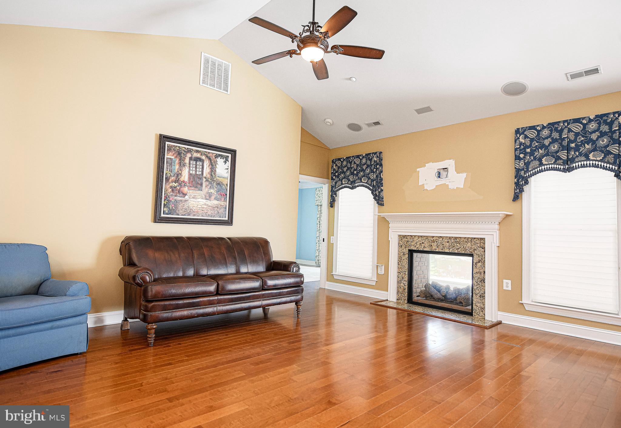 BENTLEY RIDGE - Residential