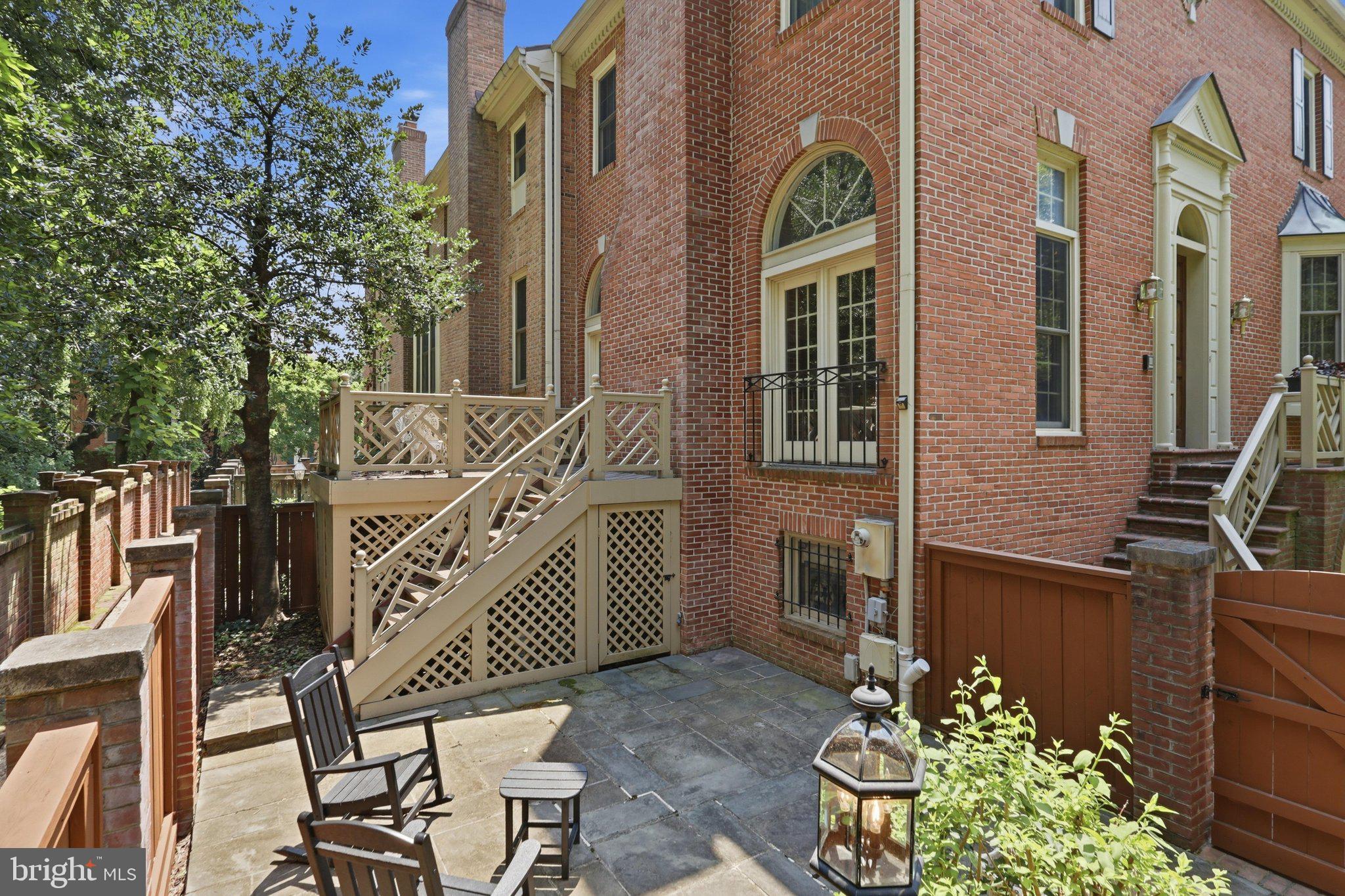 HAMPTON MANOR ESTATES - Residential