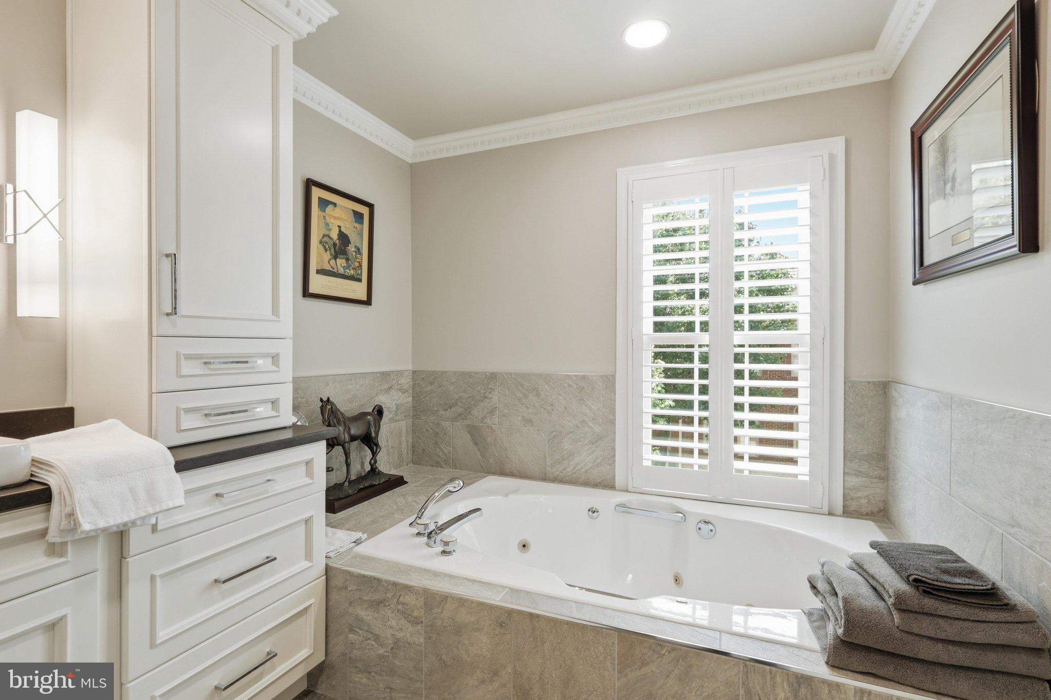 HAMPTON MANOR ESTATES - Residential