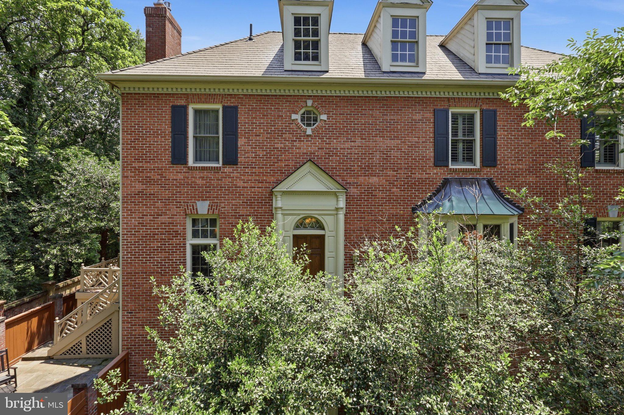 HAMPTON MANOR ESTATES - Residential