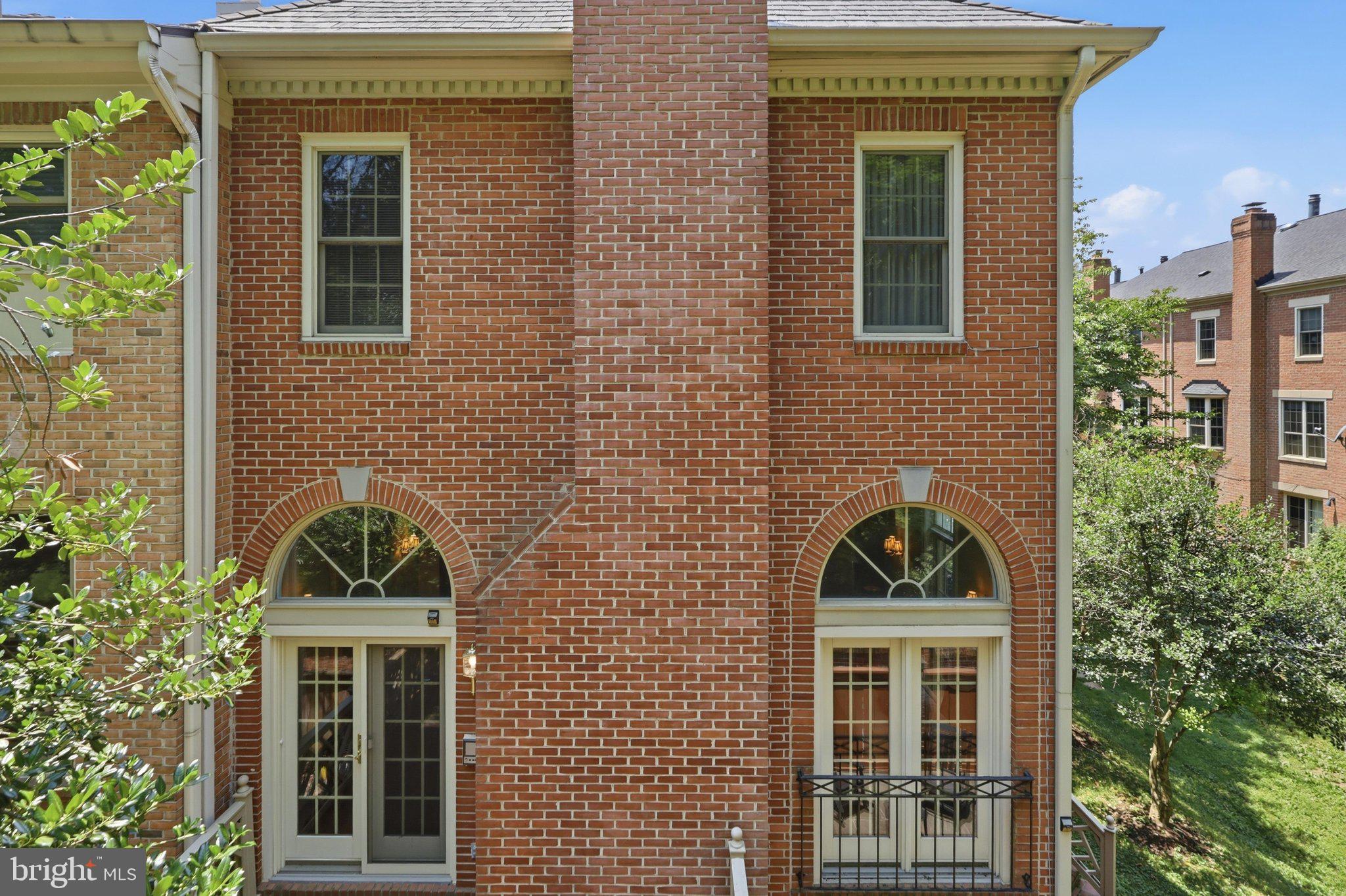 HAMPTON MANOR ESTATES - Residential