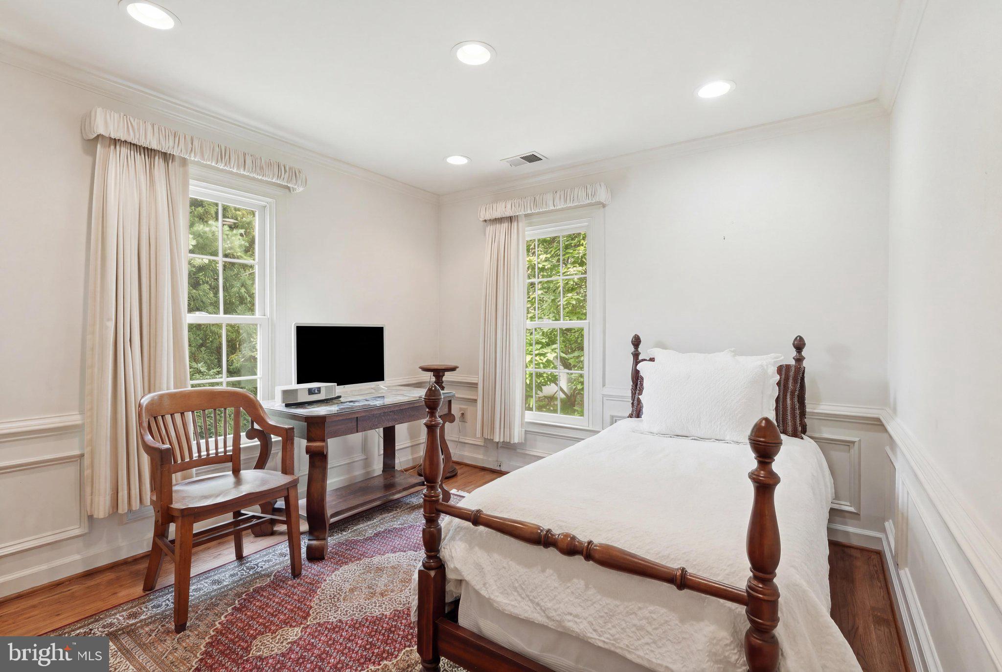 HAMPTON MANOR ESTATES - Residential