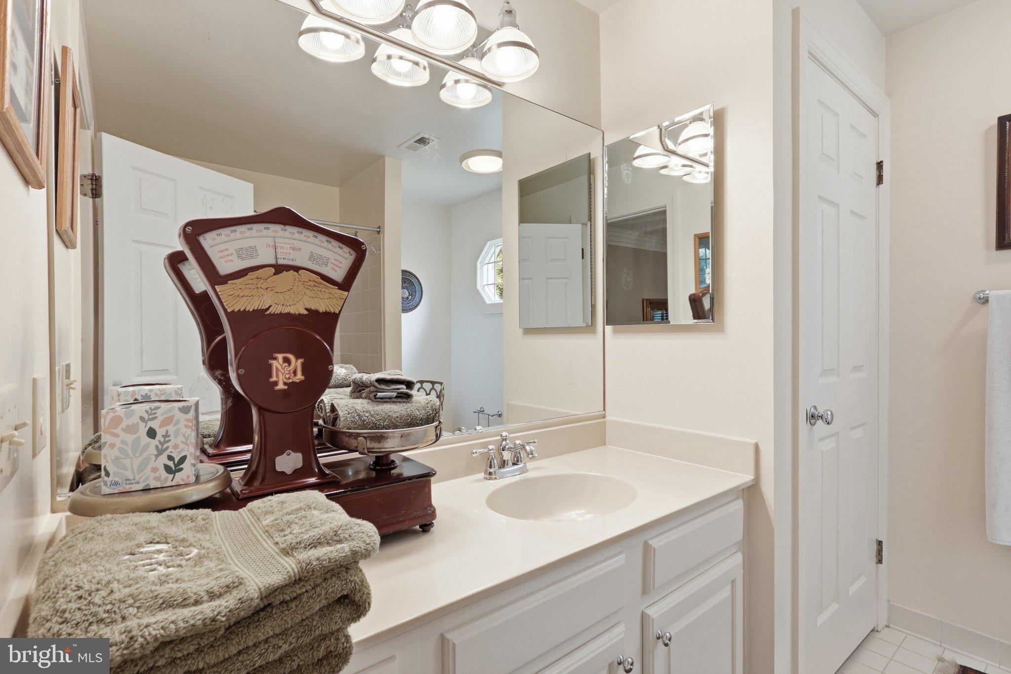 HAMPTON MANOR ESTATES - Residential