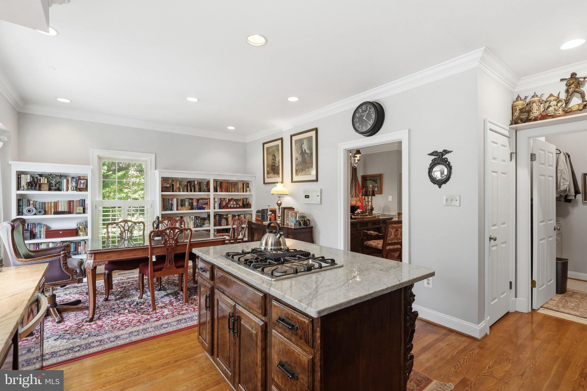 HAMPTON MANOR ESTATES - Residential