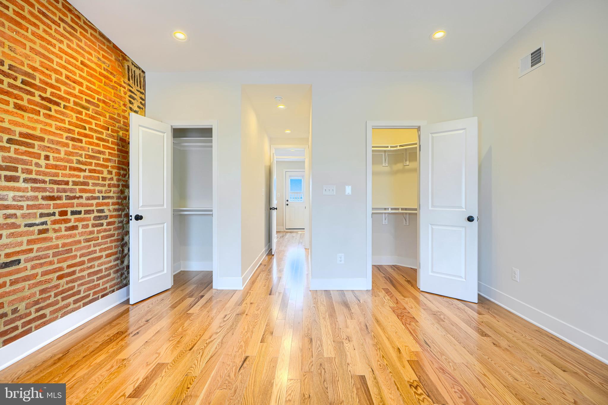 BUTCHERS HILL - Residential