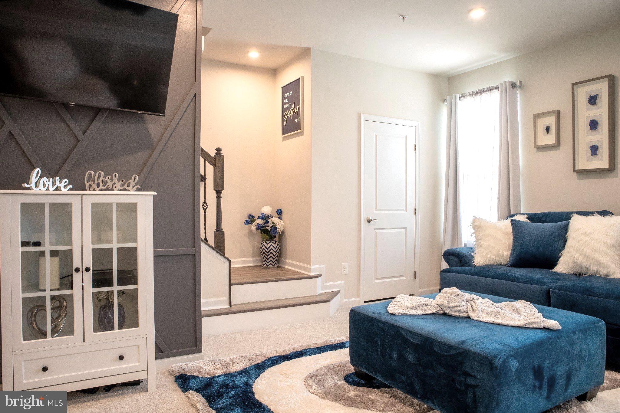 ANCHOR POINT - Residential