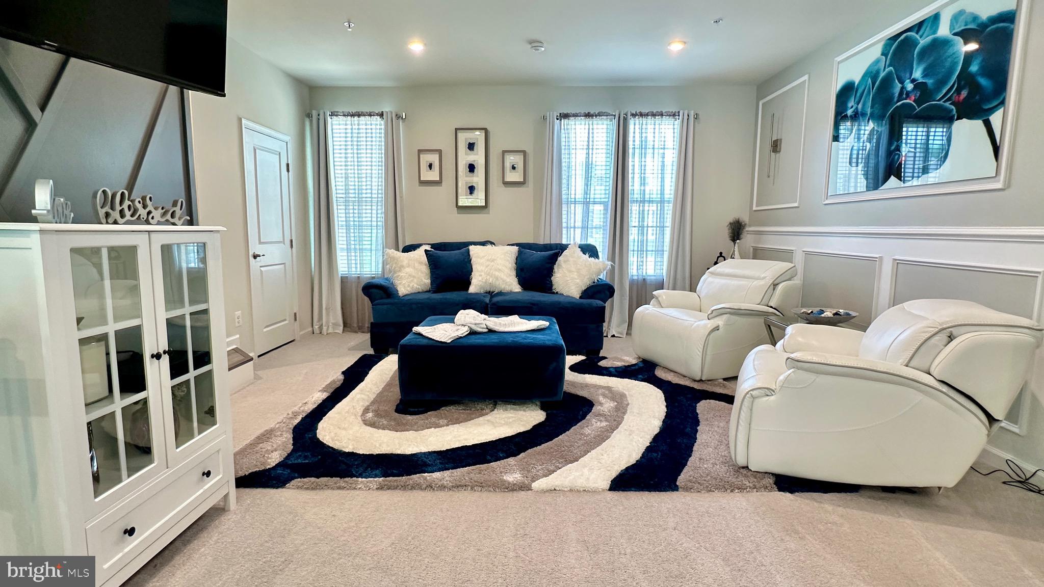 ANCHOR POINT - Residential