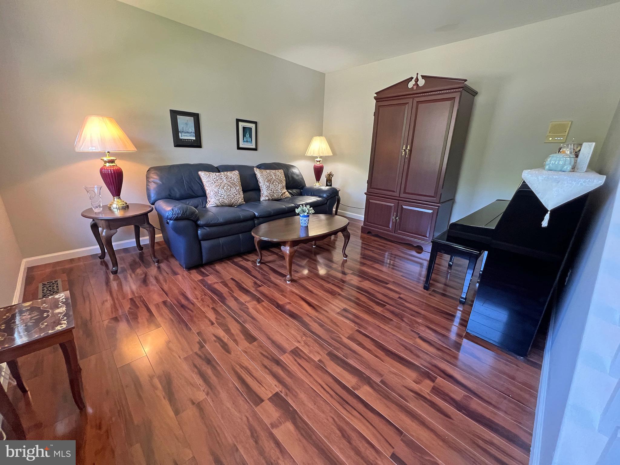 HUNTERS WOODS - Residential
