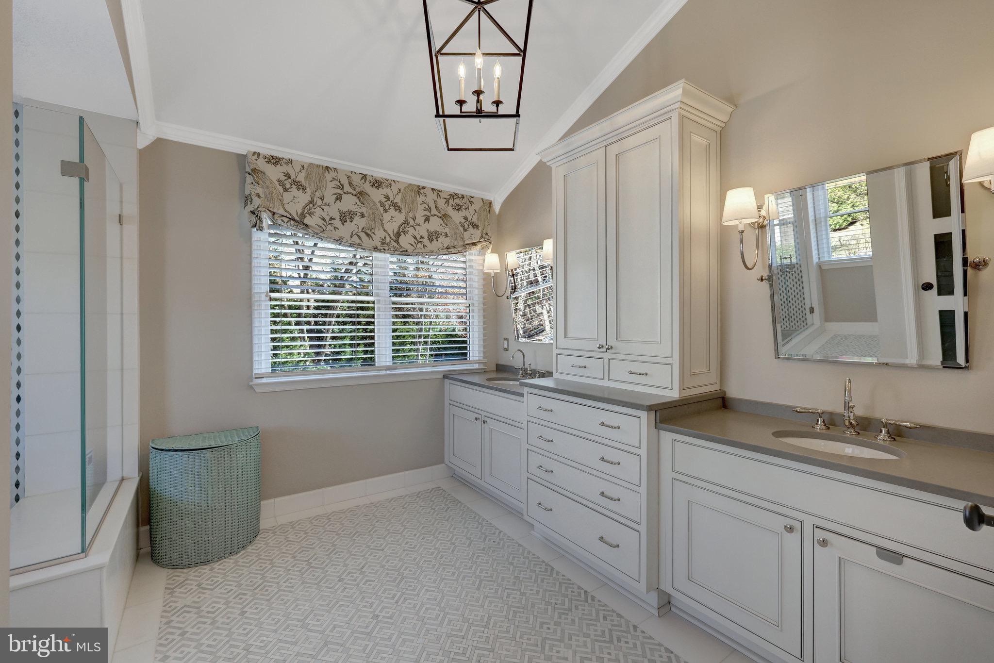 OAKTON RIDGE - Residential
