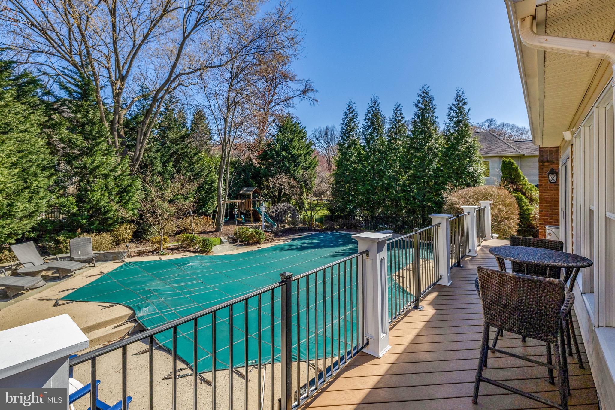 OAKTON RIDGE - Residential