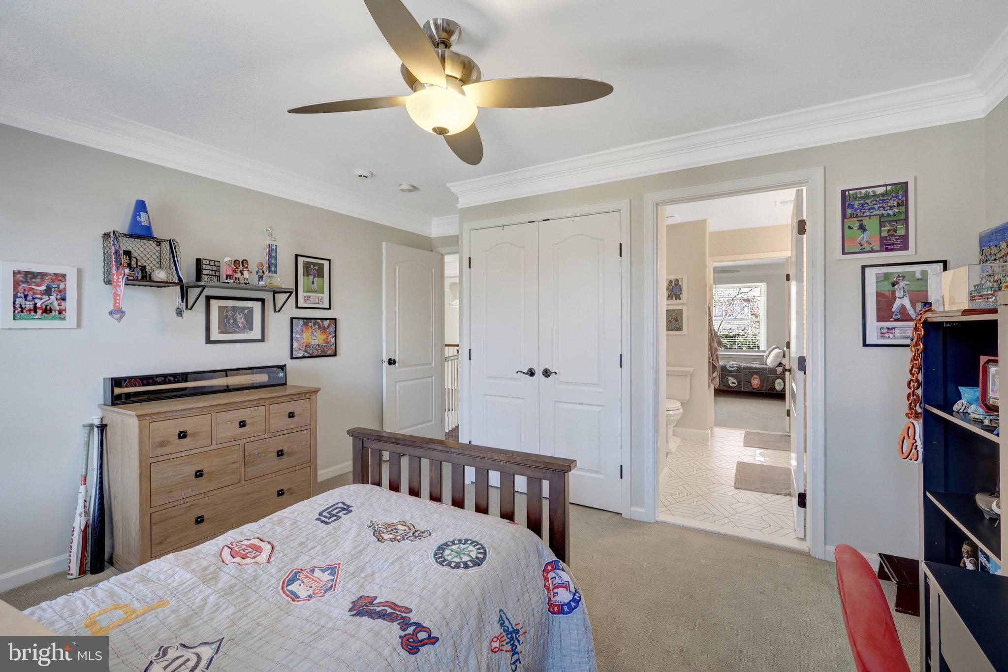 OAKTON RIDGE - Residential
